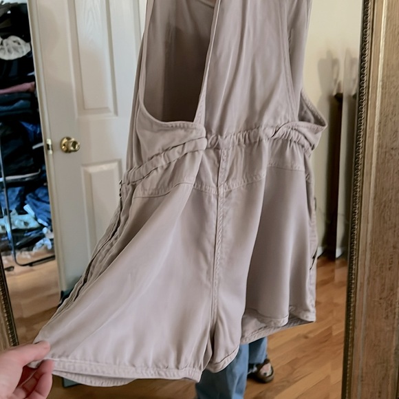 7/$20 Aritzia Wilfred Free XS overall romper - good condition. Women’s. - Picture 7 of 12